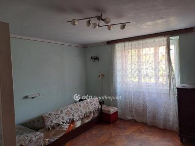 Eladó családi ház Budapest