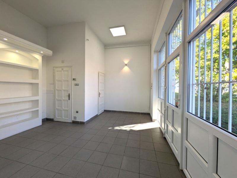 Eladó utcai bejáratú üzlethelység Debrecen