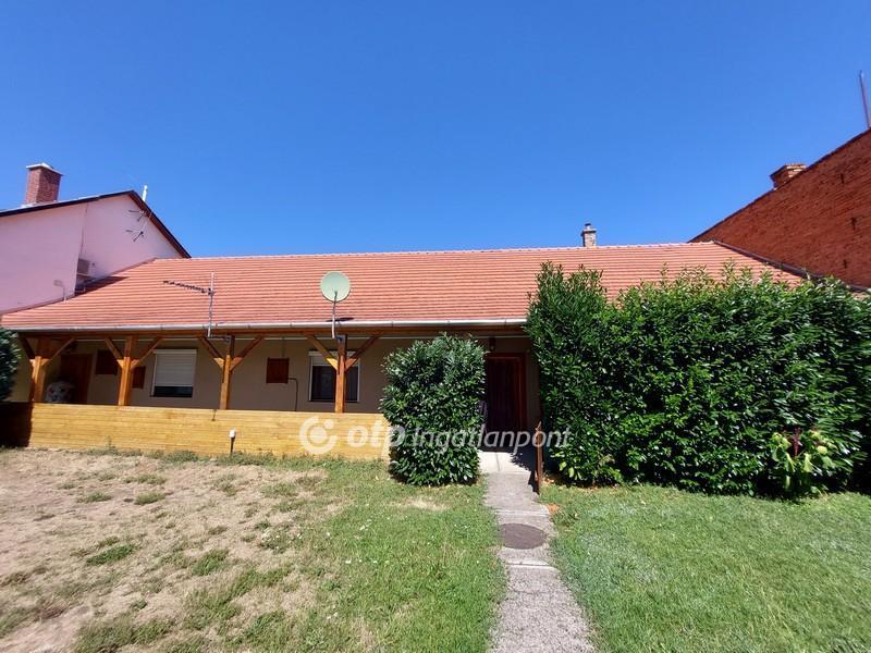 Eladó lakás Sárospatak