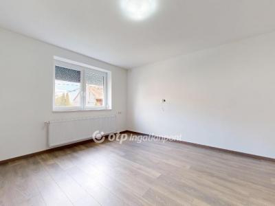 Eladó lakás Edelény