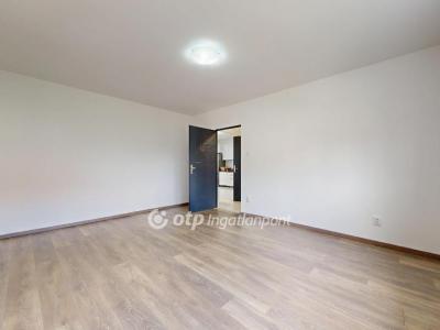 Eladó lakás Edelény