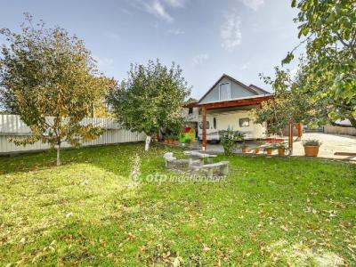 Eladó családi ház Sajószöged