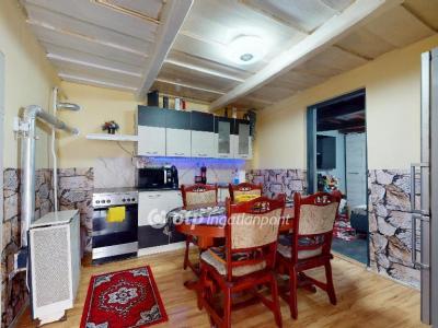 Eladó családi ház Szikszó