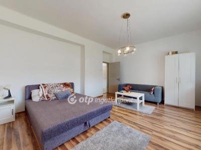 Eladó lakás Tiszaújváros