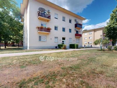 Eladó lakás Tiszaújváros