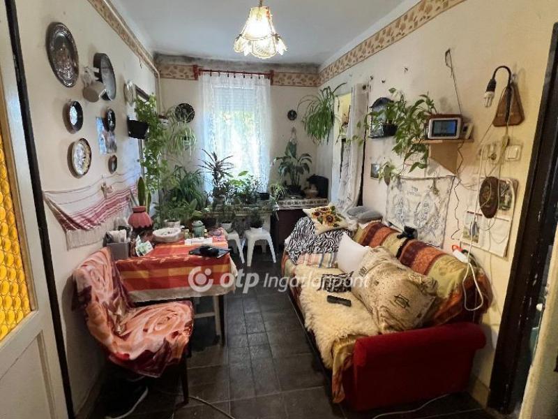 Eladó lakás Sajószentpéter