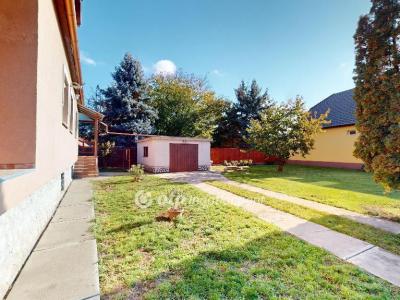 Eladó családi ház Szirmabesenyő