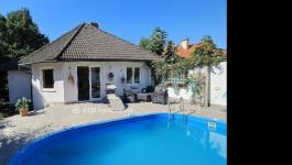 Eladó családi ház Vál