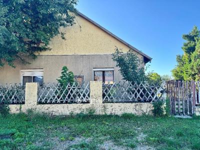 Eladó családi ház Szabadbattyán