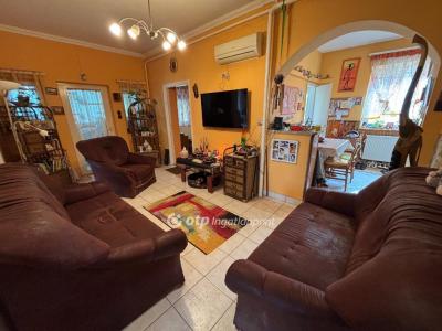 Eladó családi ház Onga