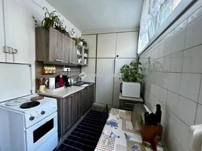 Eladó lakás Pécs