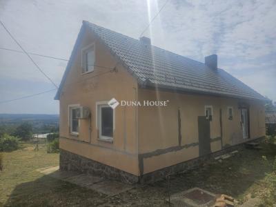 Eladó családi ház Pécsvárad