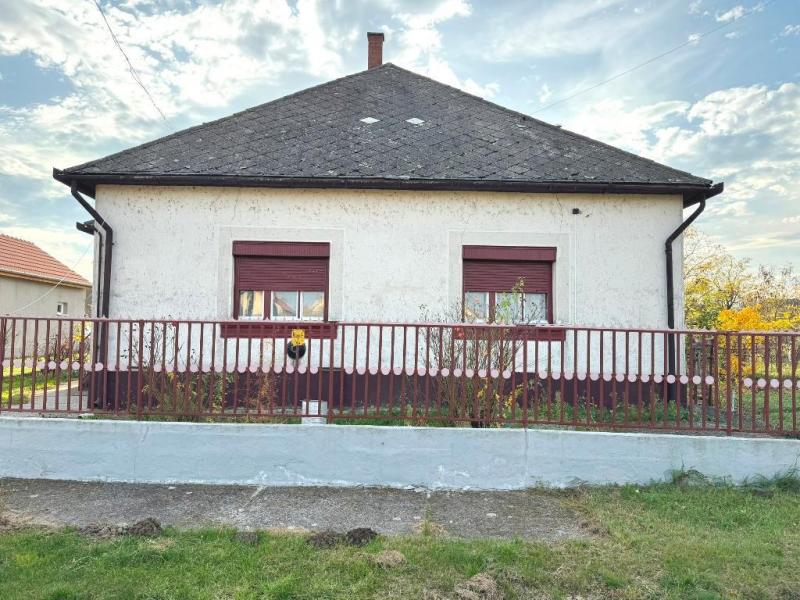 Eladó családi ház Nagyiván