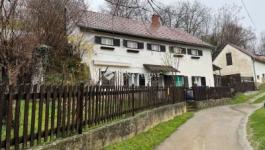 Eladó családi ház Óbánya