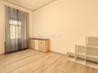 Eladó lakás Pécs