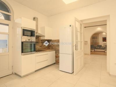 Eladó lakás Pécs