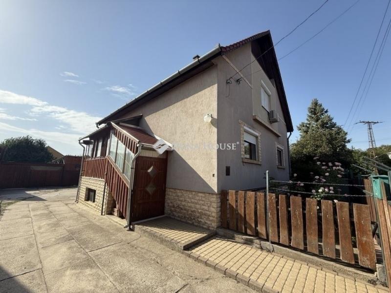 Eladó családi ház Maglód