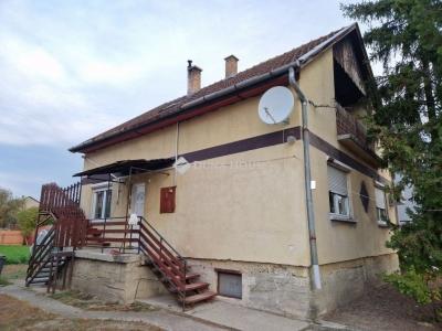 Eladó családi ház Monor