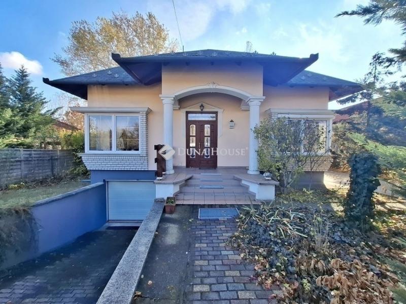 Eladó családi ház Gödöllő