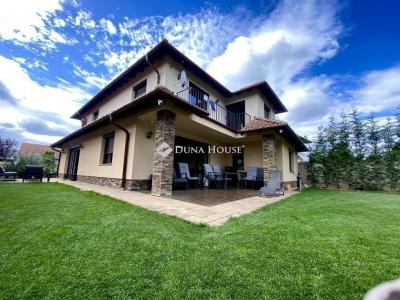 Eladó családi ház Csömör