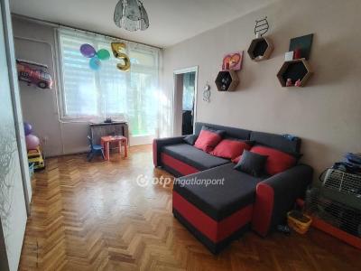 Eladó lakás Szentes