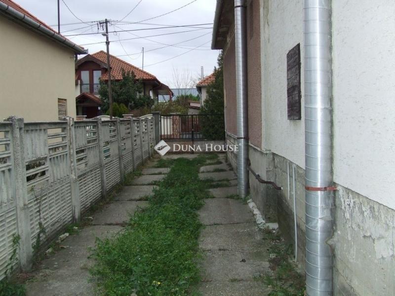 Eladó családi ház Esztergom