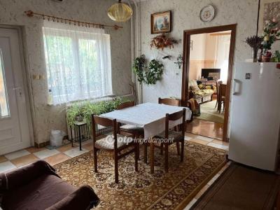 Eladó családi ház Pécs