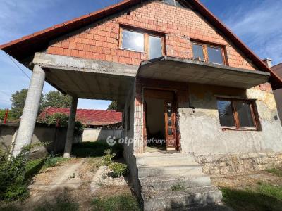 Eladó családi ház Budapest