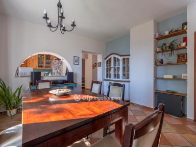 Eladó családi ház Budakalász