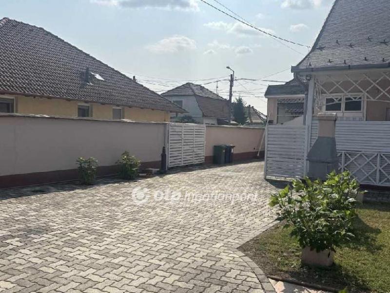 Eladó családi ház Budapest