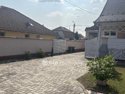 Eladó családi ház Budapest