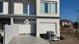 Eladó ikerház Csomád