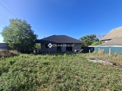 Eladó családi ház Isaszeg