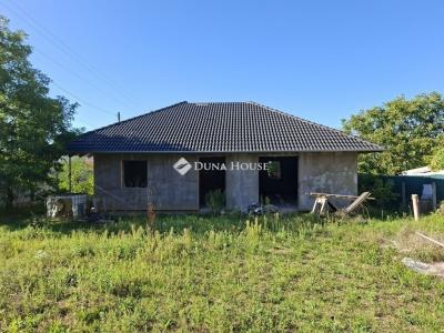 Eladó családi ház Isaszeg