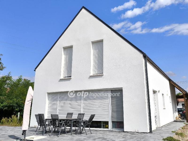 Eladó családi ház Ceglédbercel