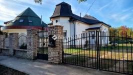 Eladó családi ház Budapest