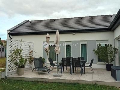 Eladó ikerház Telki