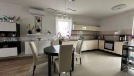 Eladó családi ház Érd