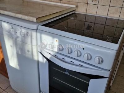 Eladó lakás Komárom