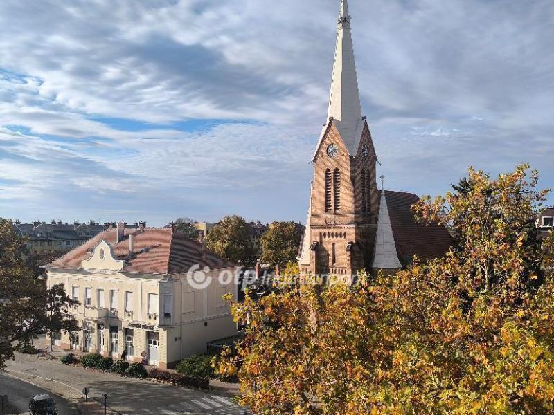 Eladó lakás Szentes