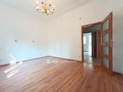 Eladó családi ház Budapest