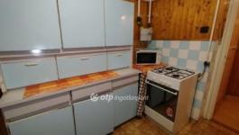 Eladó lakás Komló