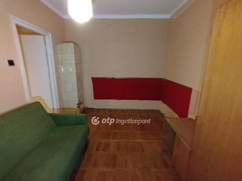 Eladó lakás Komló