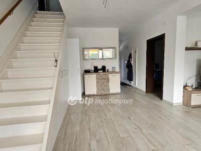 Eladó családi ház Balatonföldvár