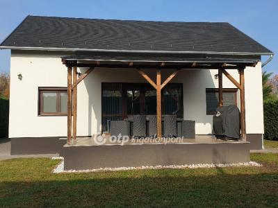 Eladó családi ház Balatonföldvár