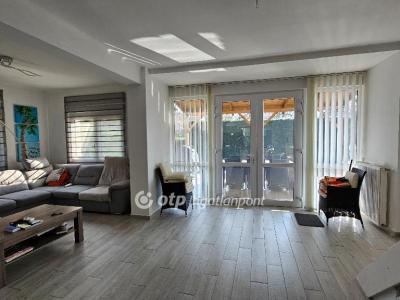 Eladó családi ház Balatonföldvár