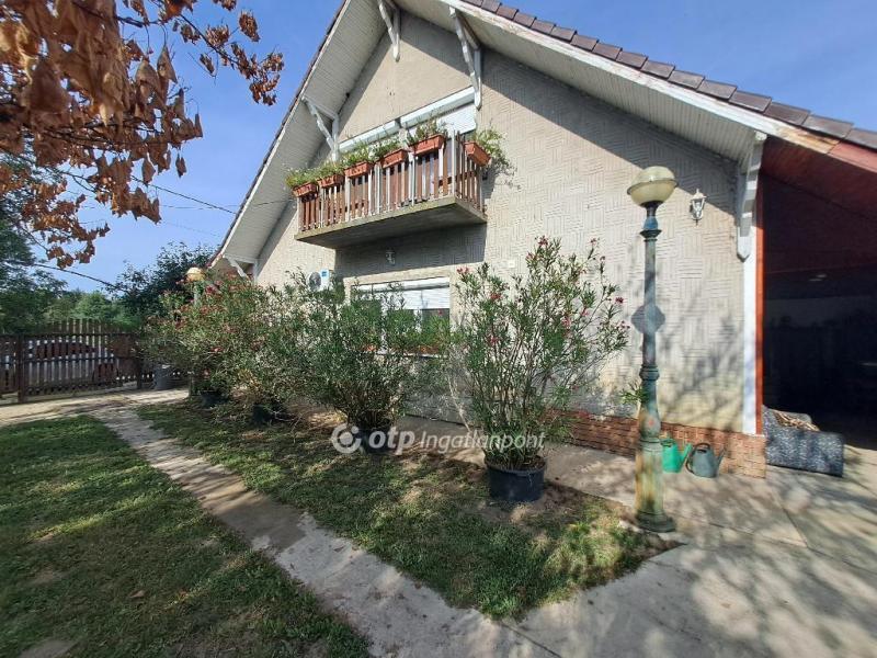 Eladó családi ház Sándorfalva