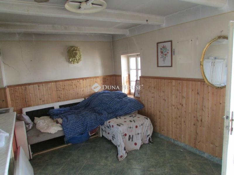 Eladó családi ház Szentmártonkáta