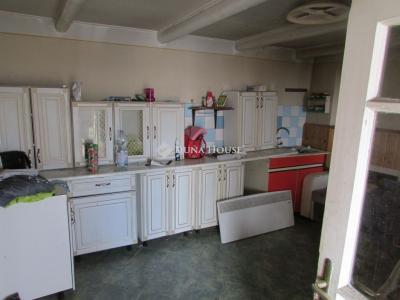 Eladó családi ház Szentmártonkáta