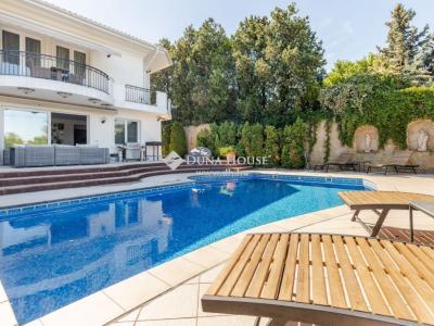 Kiadó családi ház Budapest